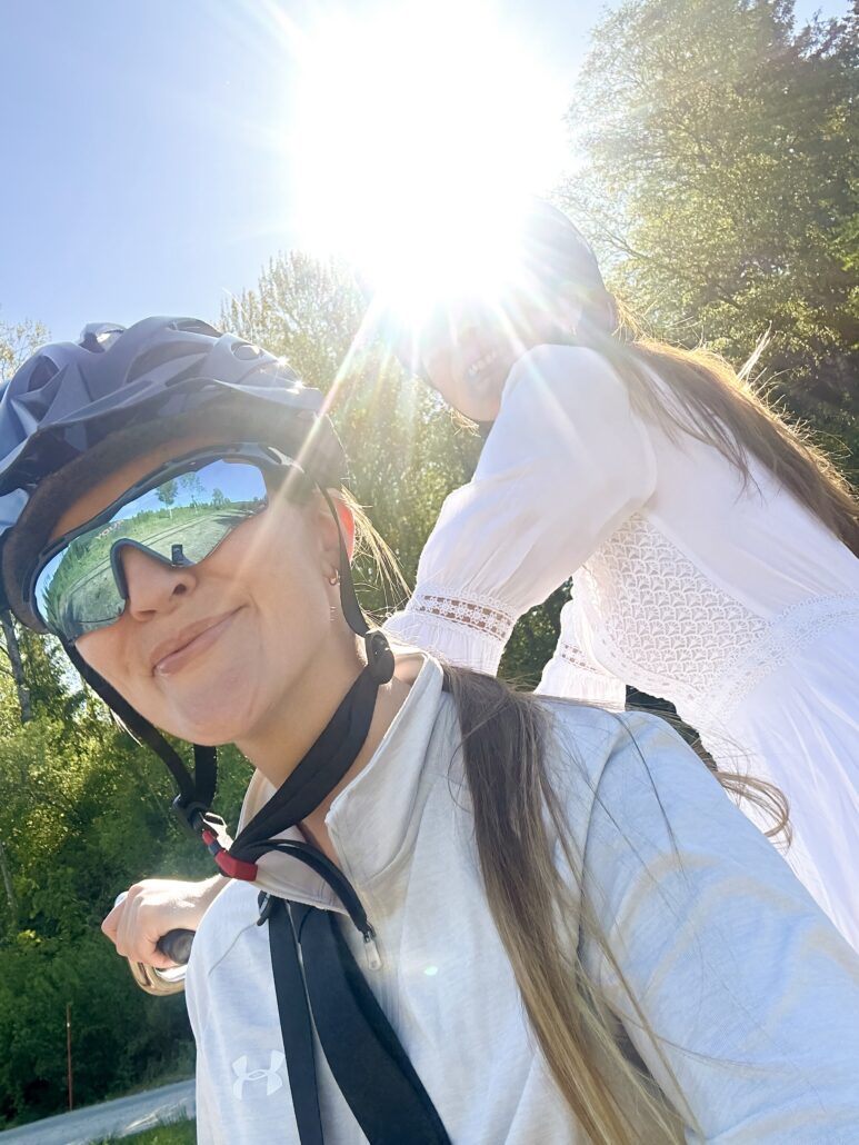 Bilde av Ingvild Bergaplass ute på oppdrag i Kongsbergregionen.